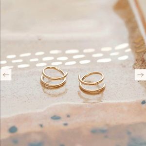Hello adorn tiny twist earrings